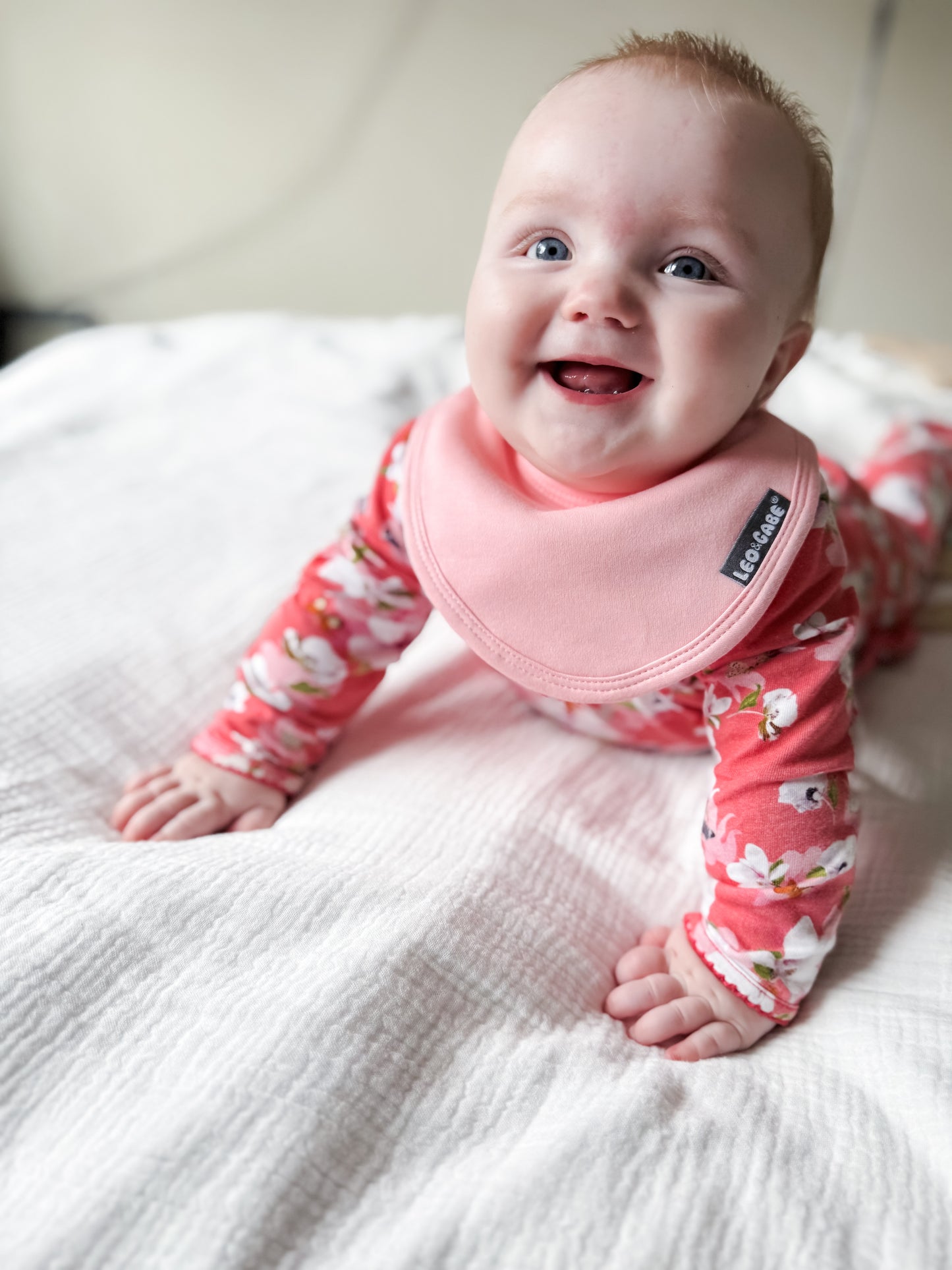 Bandana sea pink super absorbent cotton bib